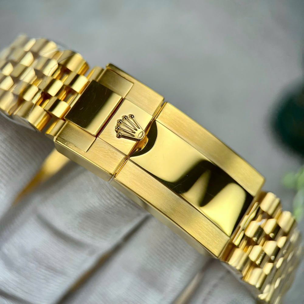 Rolex GMT-Master II Ref# 126718GRNR-0001 - Image 7